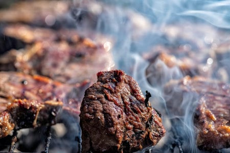 Una mesa para diez en Pinheiros: once pasos de carne argentina, uruguaya y brasileña