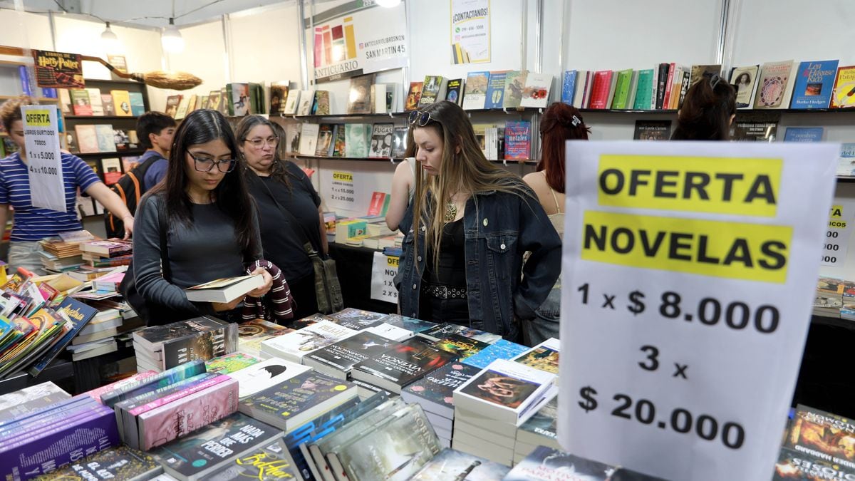 Una salida con libros y algo más: la Feria del Libro de Neuquén abre sus puertas en el Parque Central