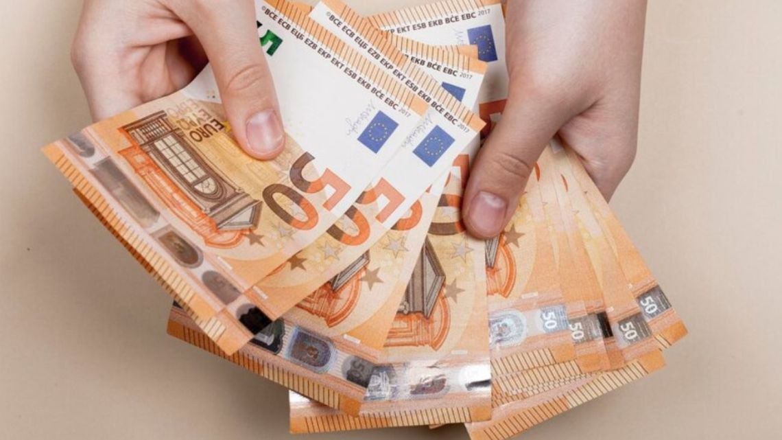 El euro blue cerró la semana a $1.844,75 y el oficial quedó a más de sesenta pesos por debajo