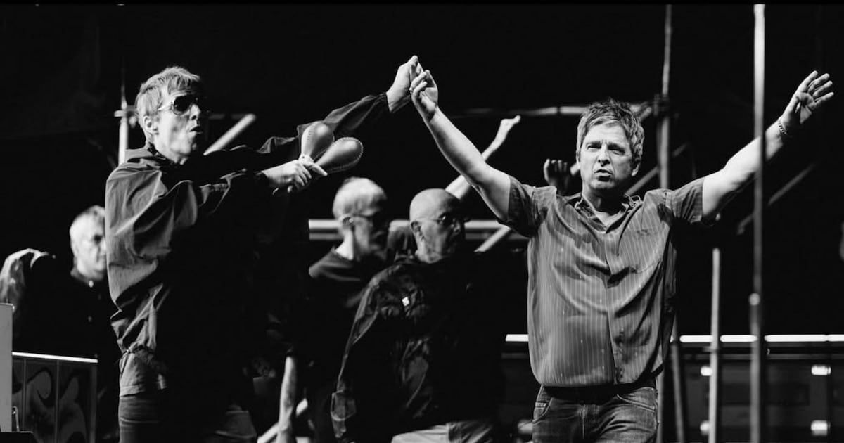 La foto del pogo que le dio un premio al público argentino de Oasis