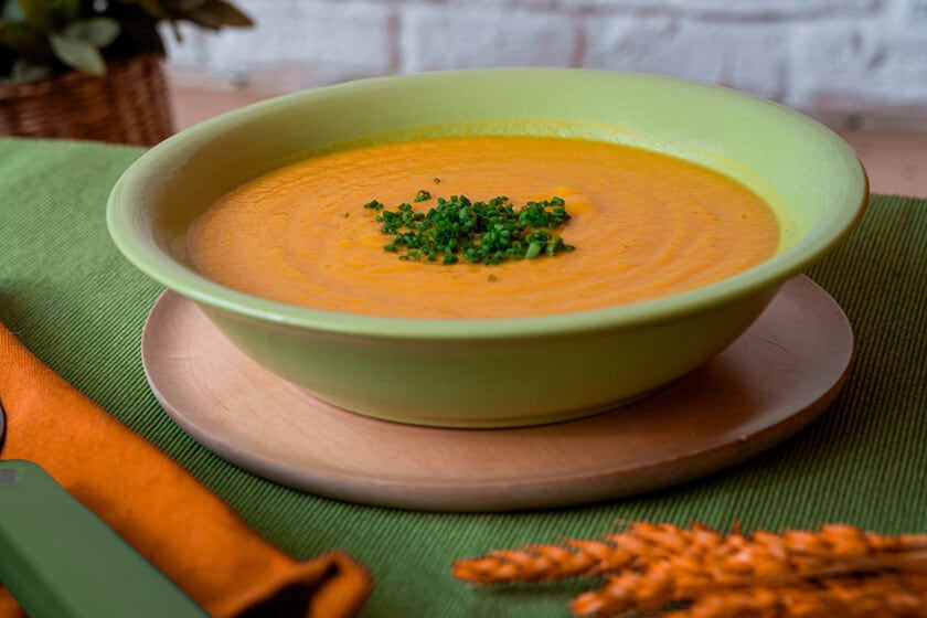 Puré de calabaza con base de puerro y cebolla: la fórmula casera que se cocina tapada y se sirve en veinte minutos