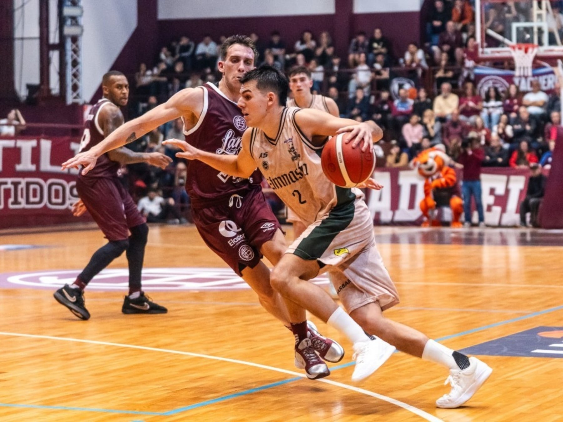 El campeón arrancó sin frío en la espalda: Gimnasia le dio un repaso a Lanús en el debut
