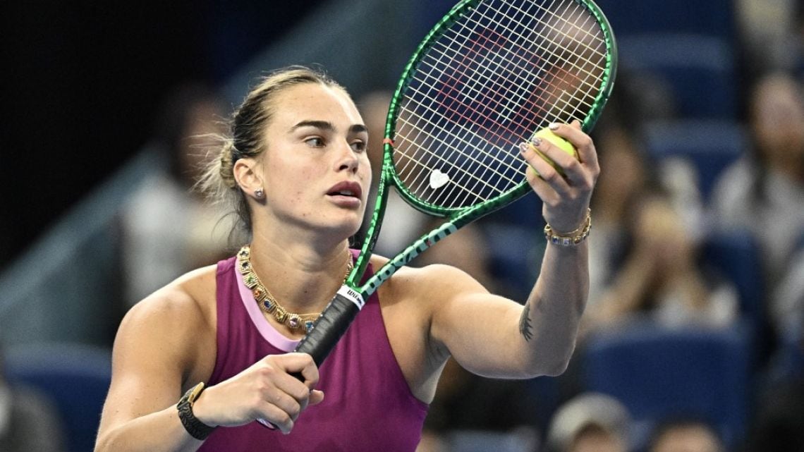 Sabalenka pasó el trámite en China y ya mira de reojo el número uno