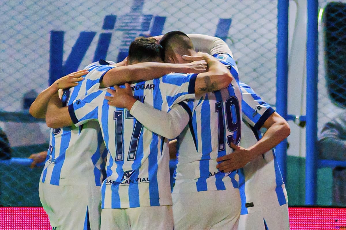 Racing pasó el frío de Río Cuarto y se llevó tres puntos que valen aire
