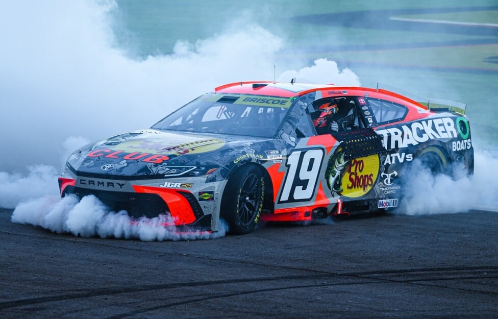 Briscoe se quedó con Las Vegas y mirá quién le sacó más ventaja: Larson, el que se comió el muro