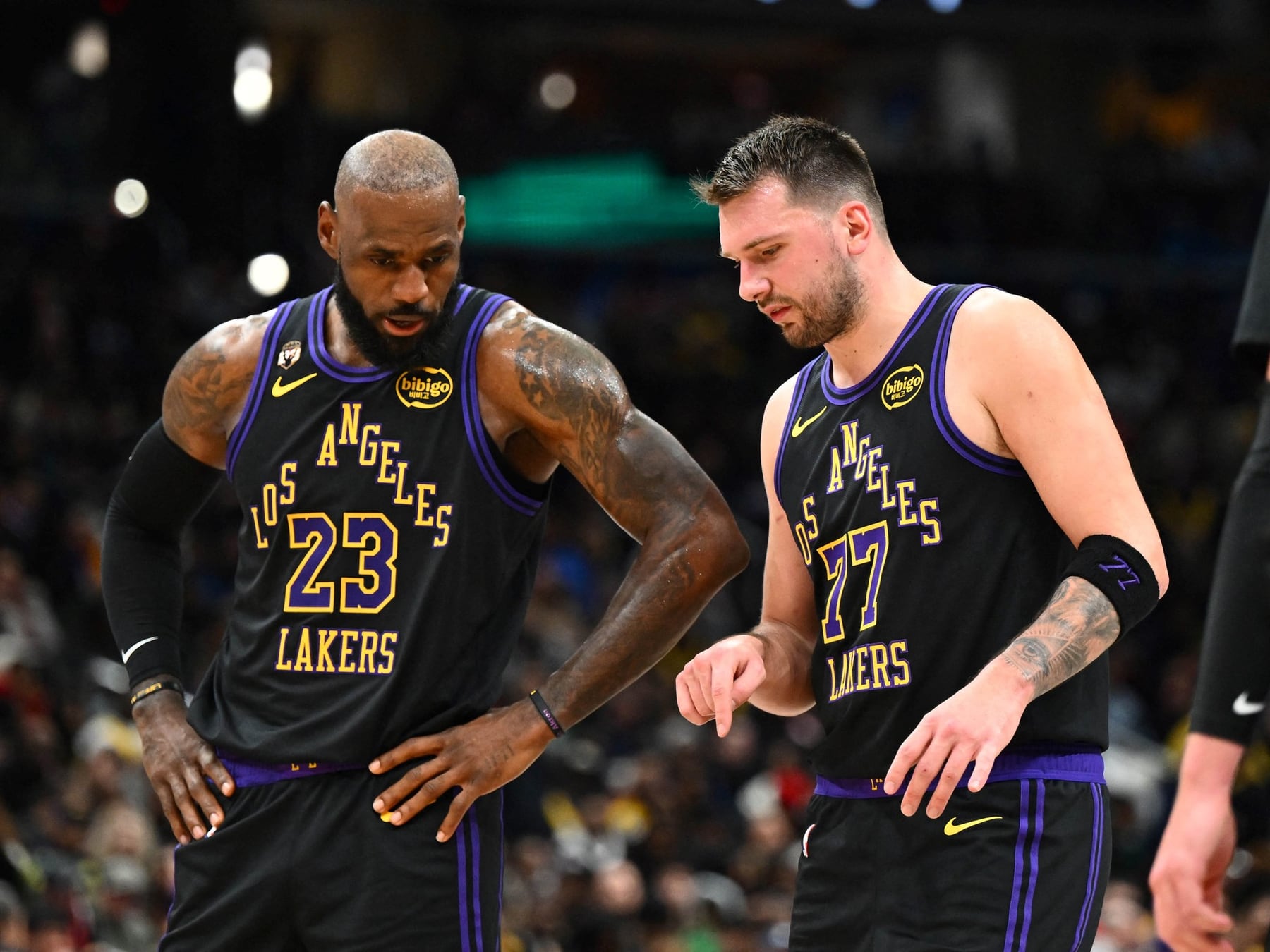 Doncic asomó la cabeza y los Lakers pasaron el primer examen de la pretemporada
