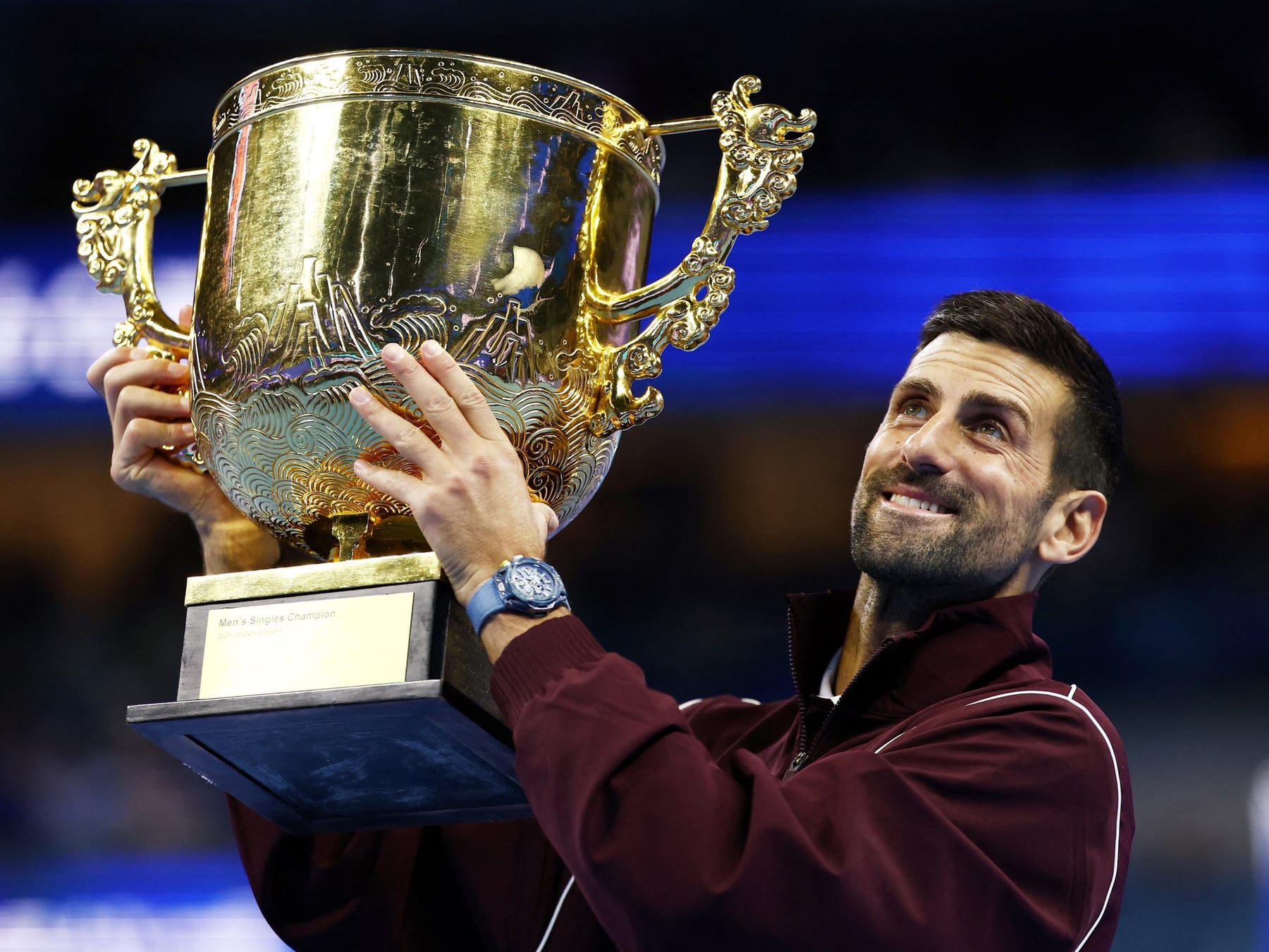 El Nole acaricia la historia: 102 títulos y a uno de Federer, como si fuera una carrera de mozos en el café de la esquina