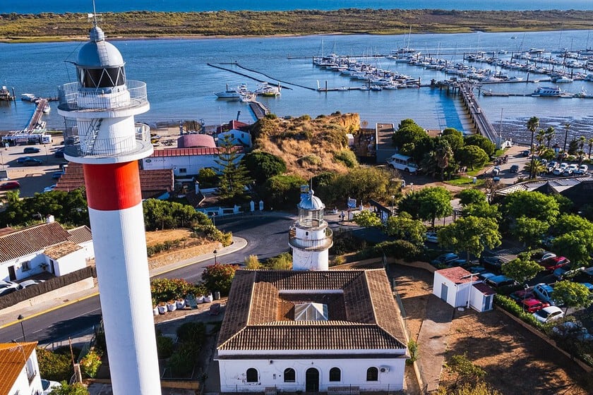 El Rompido: un pueblo pesquero de Huelva donde la mesa convive con las dunas
