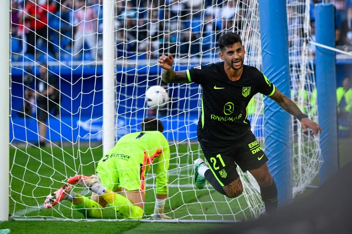 Cuti Romero le bajó la persiana al Alavés y el Atleti se prende arriba
