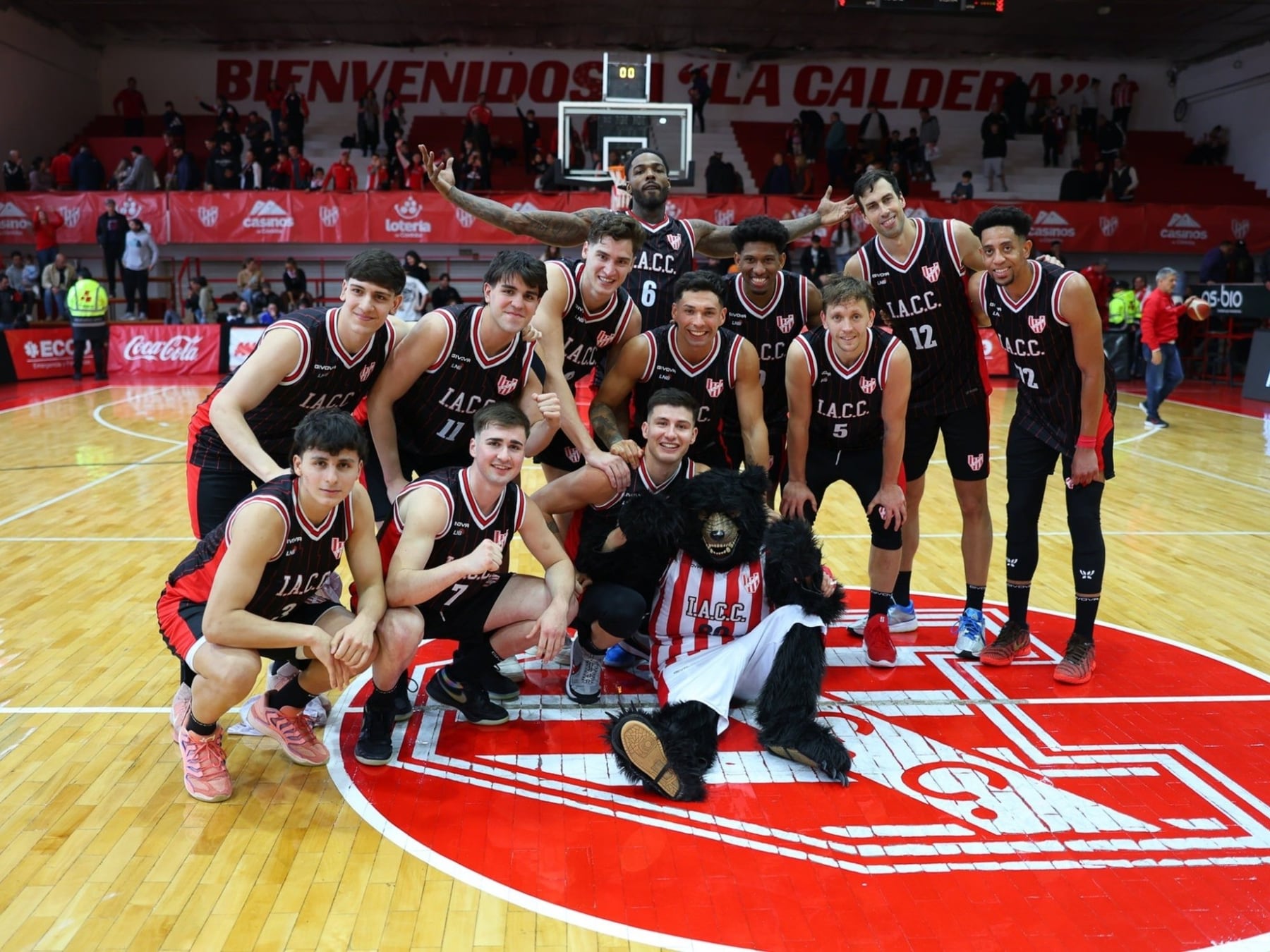Instituto y Ferro regalaron una pelea a la antigua en Alta Córdoba y la Gloria se la quedó en el segundo alargue