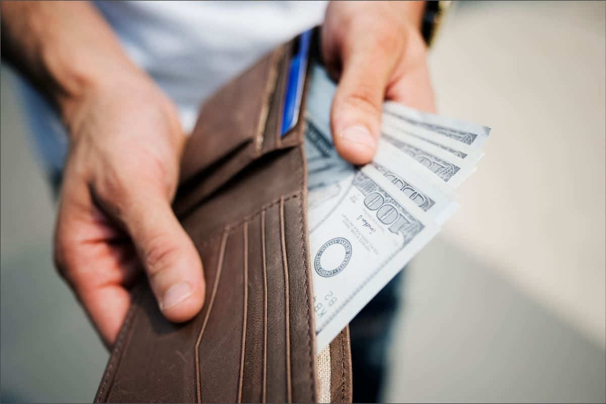 La brecha se borró: el dólar oficial y el blue quedaron a apenas cinco pesos de distancia