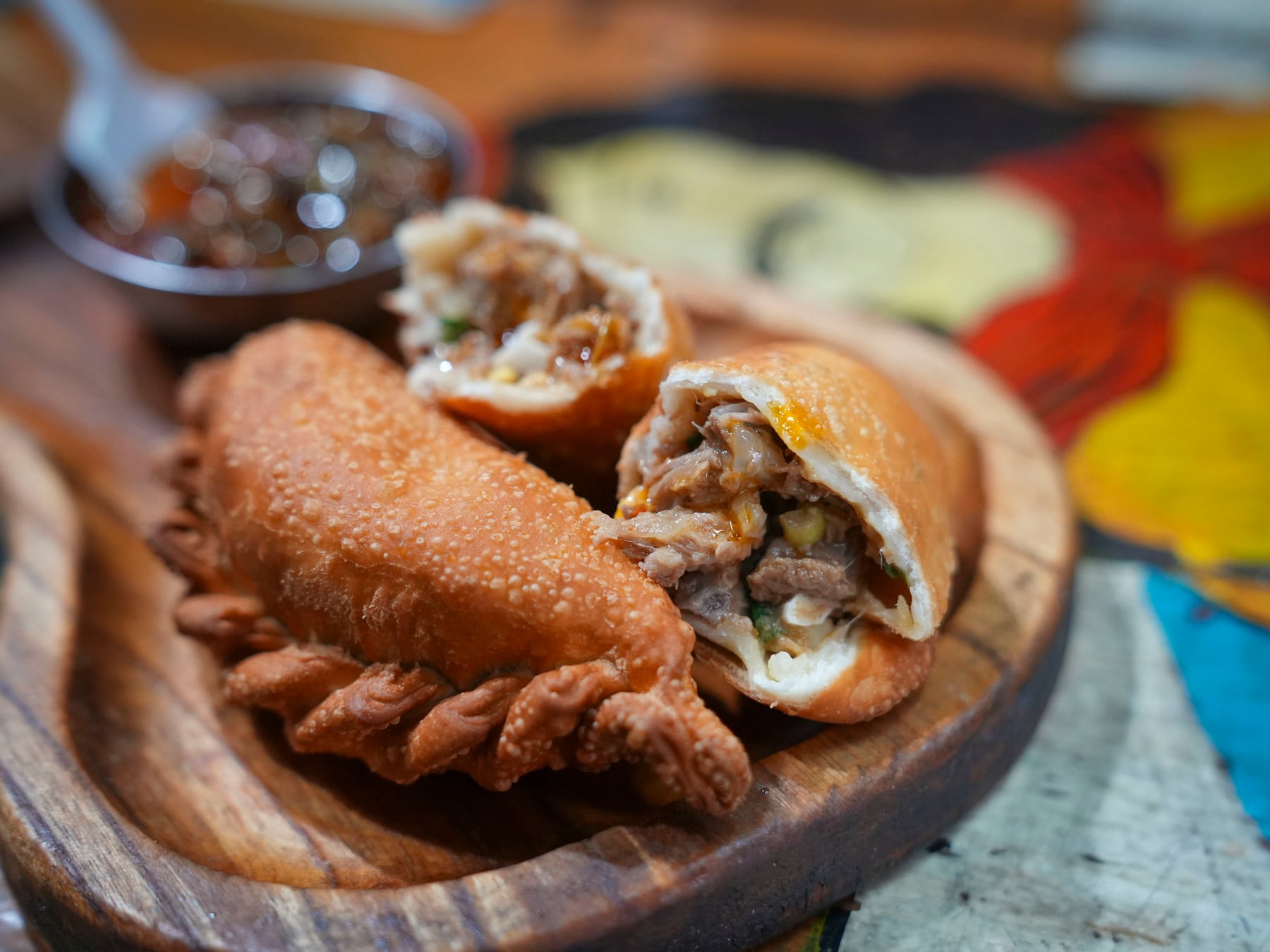 Empanadas del norte que sobrevivieron en Buenos Aires: cinco locales donde la receta original se respeta hasta el corte de la carne