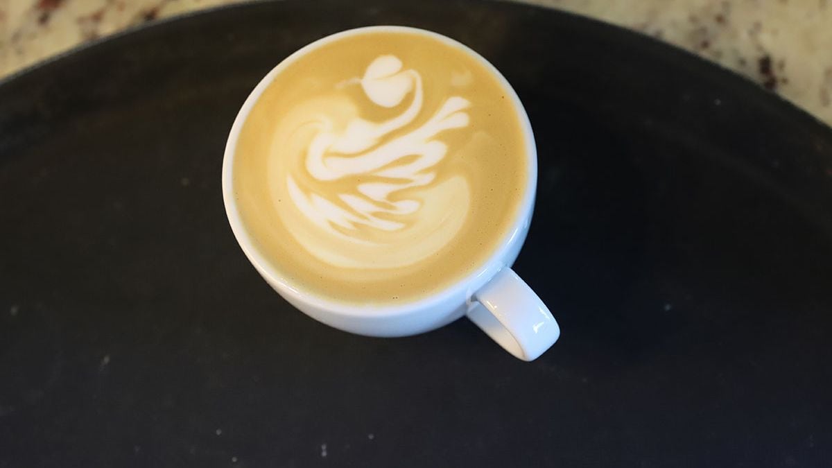 Un café con leche deslactosada y un cargo inesperado: la advertencia del organismo de Defensa del Consumidor en Neuquén