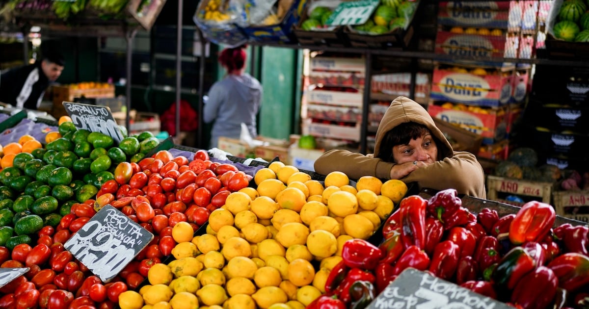 Septiembre en góndolas: el tomate se disparó más de un tercio y la lechuga le hizo contrapeso en la mesa de los argentinos