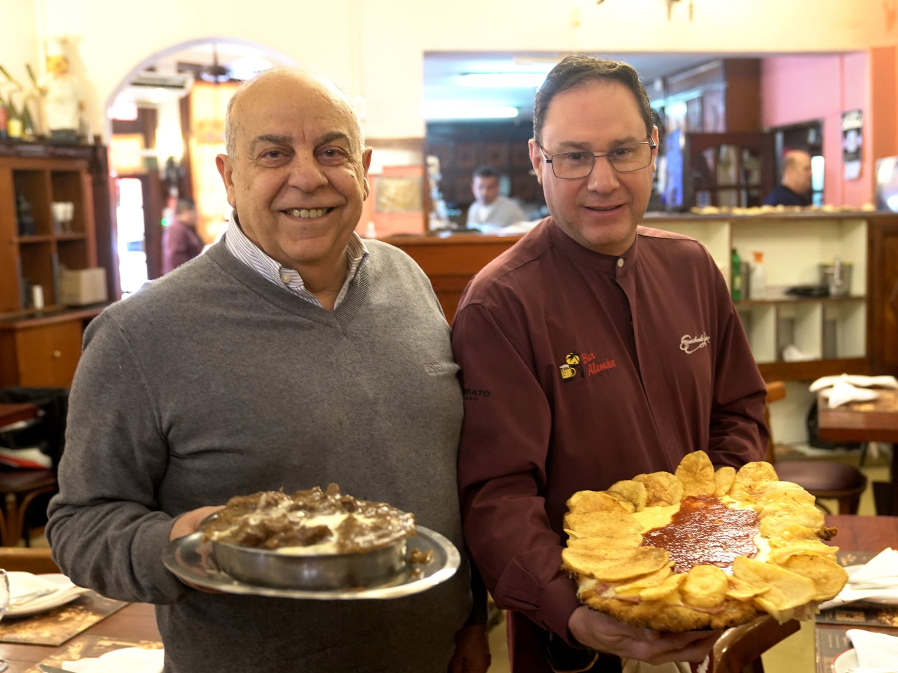 Mil milanesas al mes y 118 años de historia: el bodegón de Villa Devoto que sobrevive a las cadenas
