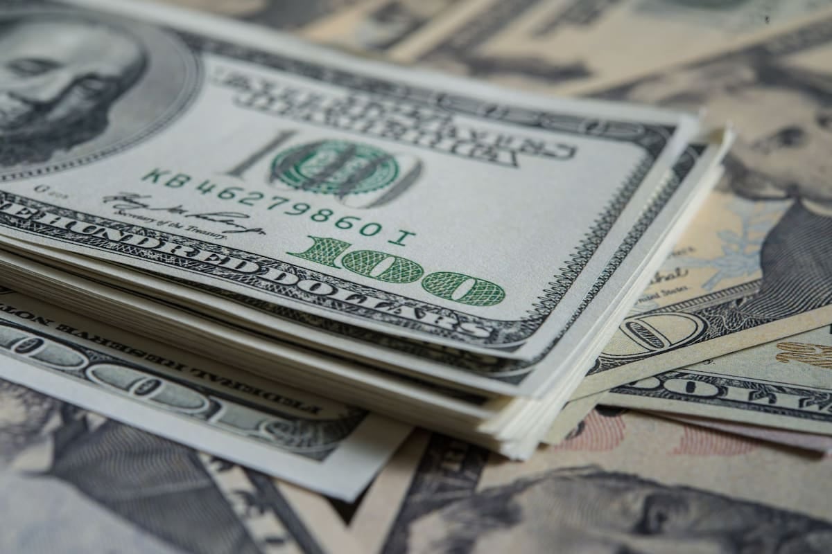El techo del dólar se recalibra cerca de los $1.989 en noviembre y la brecha con el mayorista ya roza el 28%