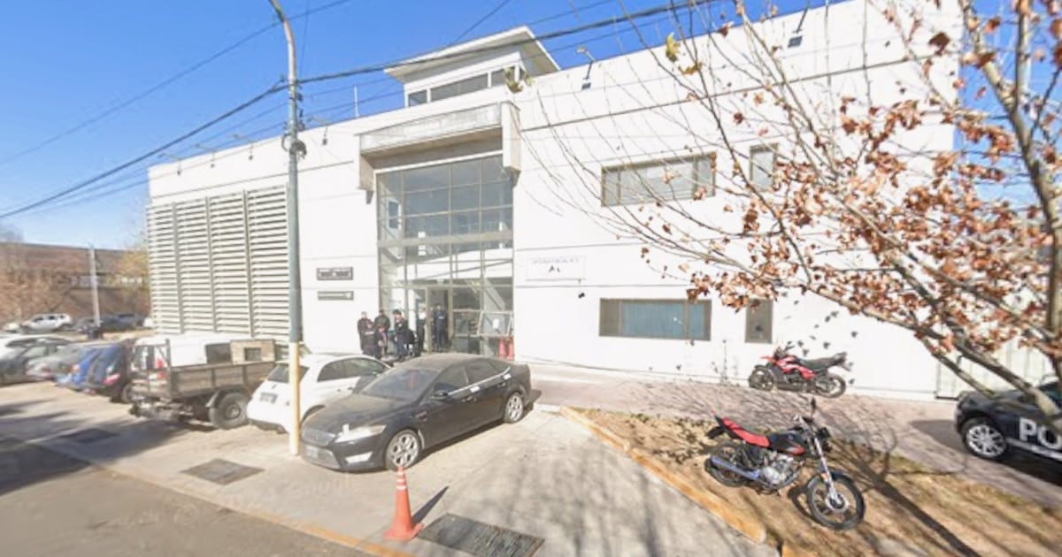 Un efectivo de la Policía de Mendoza fue imputado por abuso sexual dentro de una comisaría de Godoy Cruz