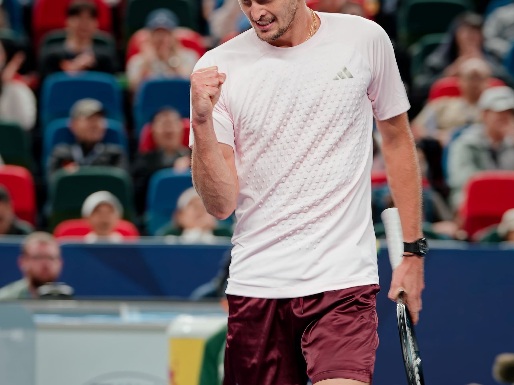 Zverev pasó de largo en Shanghái y ya tiene fecha con Davidovich Fokina: el alemán va por la final como quien pasa por su casa