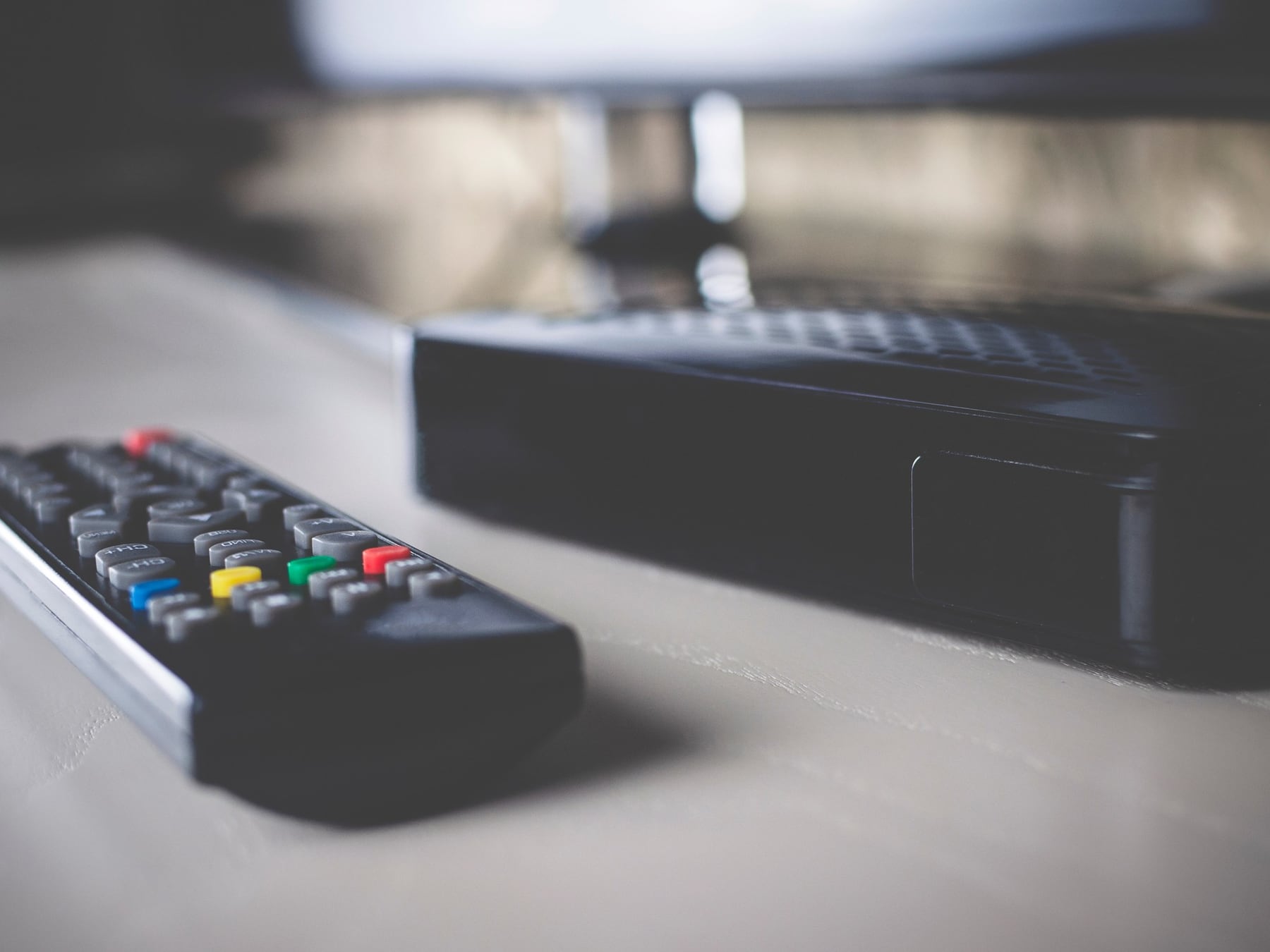 Un decodificador barato, una Wi-Fi abierta: el hallazgo que muestra por qué una TV box puede salir comprometida de la caja
