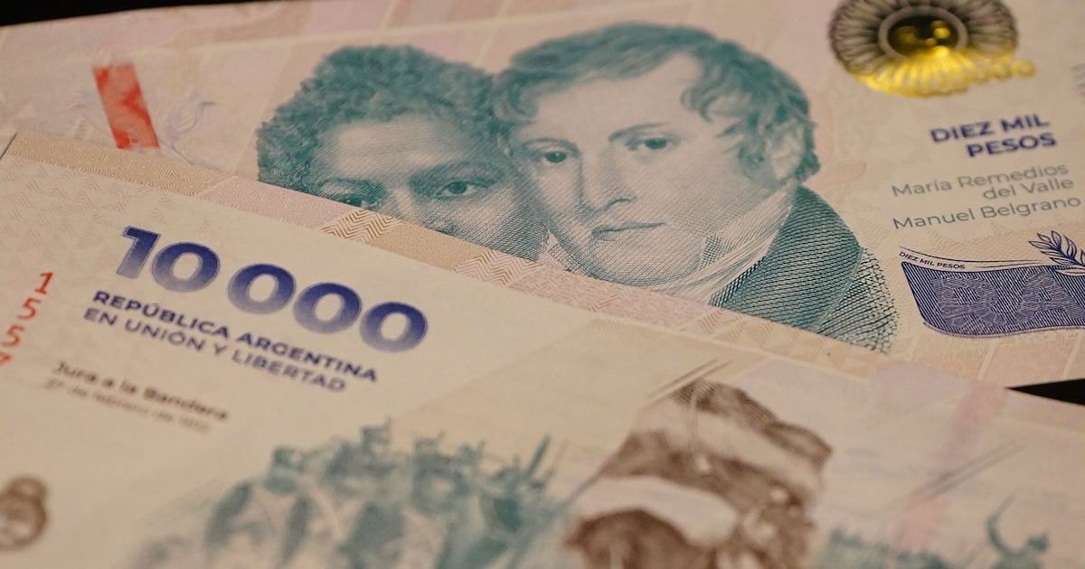 Bancarios: el sueldo inicial roza los 2,6 millones de pesos tras el ajuste de septiembre y la paritaria se reabre en enero