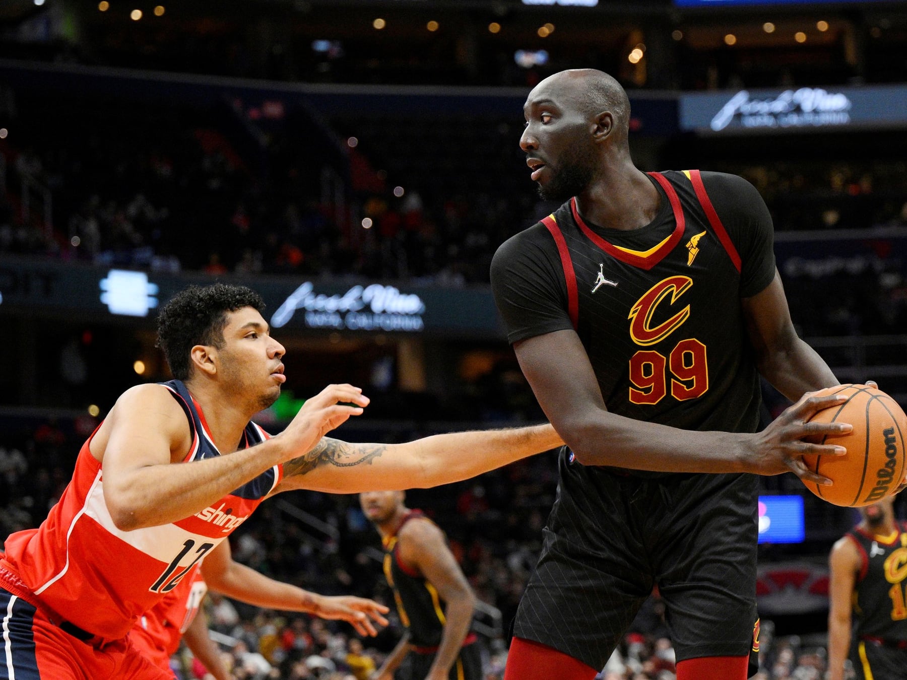 Tacko Fall vuelve a la NBA y los Sixers se llevan al gigante que no entra en ningún ascensor