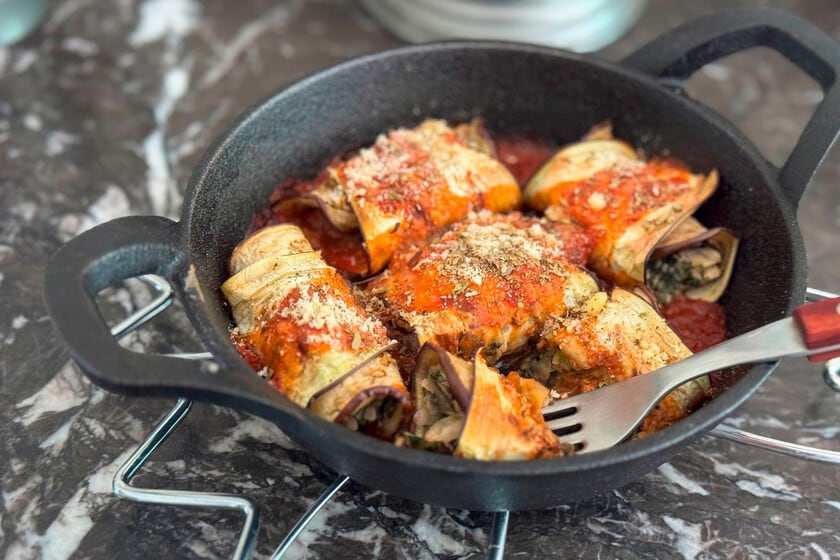 Berenjena en láminas, el envoltorio que se anima a casi todo: una receta para resolver el almuerzo sin complicarse