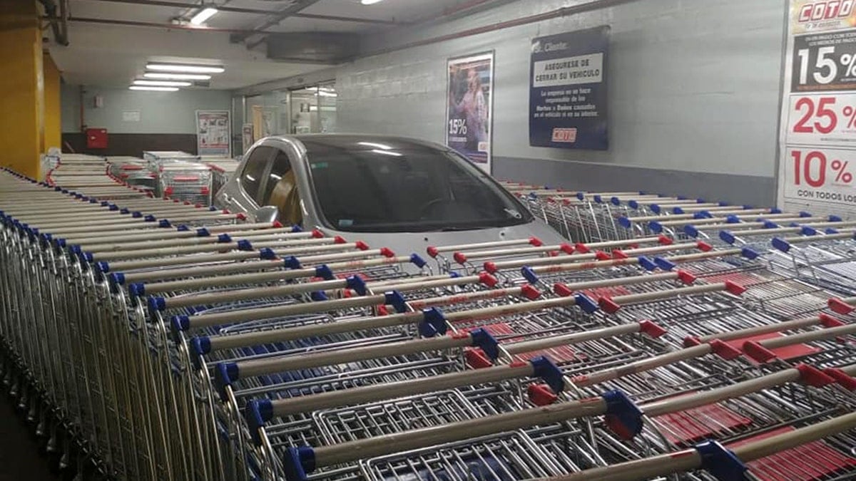 El changuito se encoge: las ventas en supermercados suman quince meses en rojo y la basicación gana la góndola