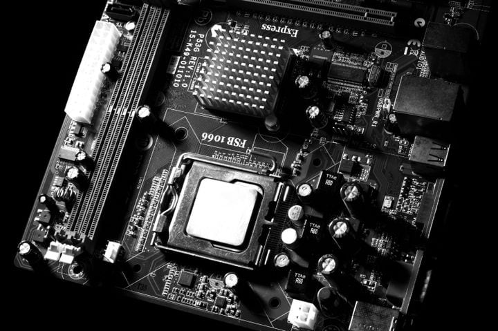 GIGABYTE cruza la pasión gamer con el mundo del anime y le pone cara bonita a la PC