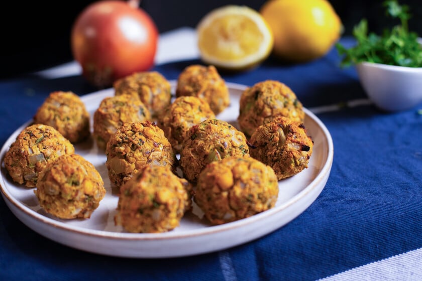 Bolitas de garbanzos y brócoli: una cena vegetal que se arma en pocos pasos