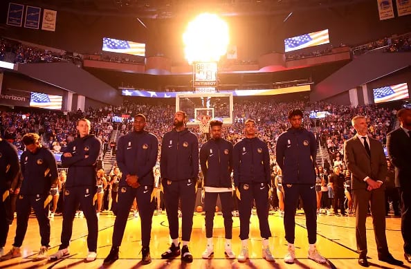 LeBron esquivó la-polarización y los Sixers se comieron 29 puntos de ventaja